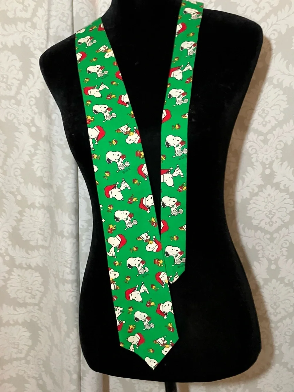 Snoopy Green Christmas Tie